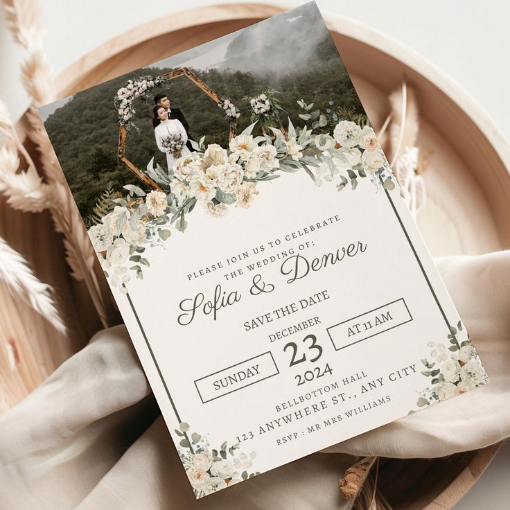 how early should you send out wedding invitations