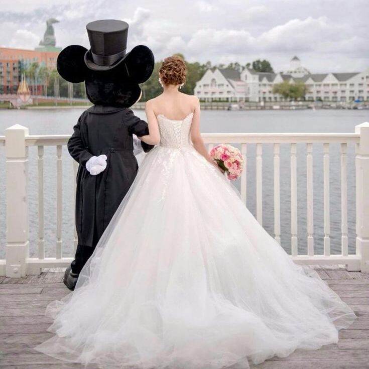 how much does a disney wedding cost